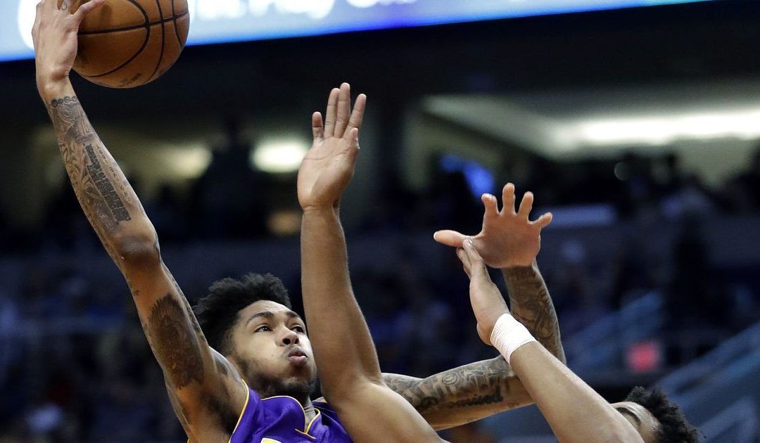 Suns show little fight in loss to the Lakers