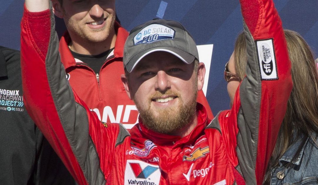 Justin Allgaier holds on to win Xfinity, his 1st victory in 5 years