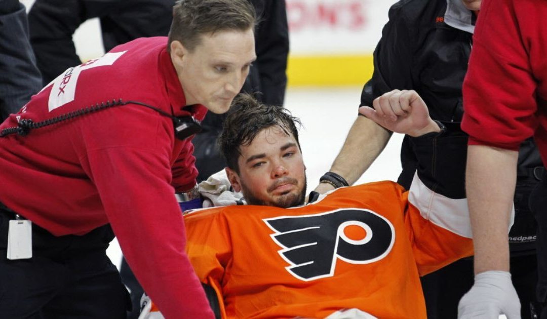 Flyers goalie Michal Neuvirth collapses on ice in scary scene
