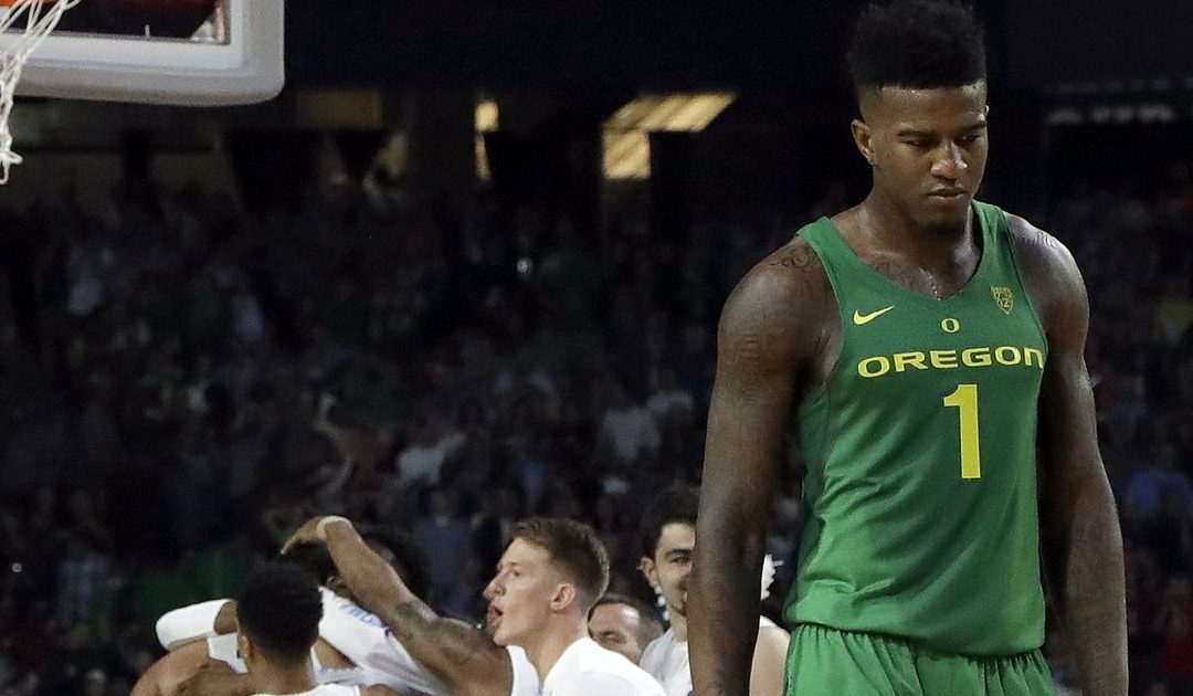 Oregon’s Jordan Bell misses two costly rebounds in final seconds
