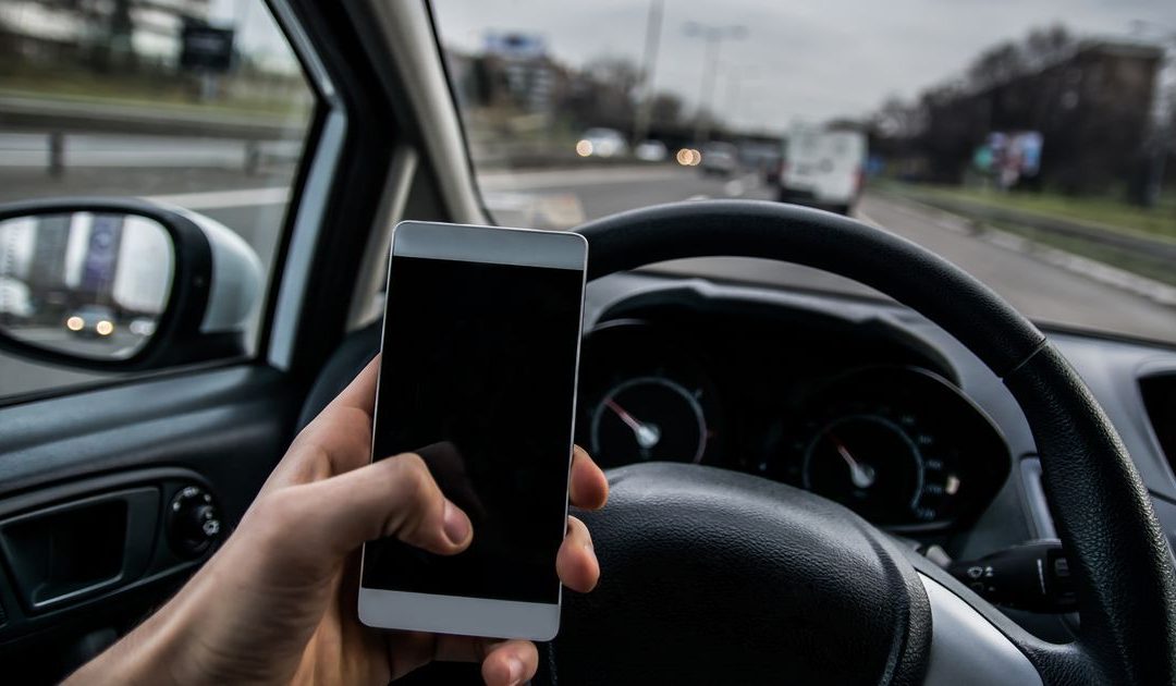 Lawmakers approve Arizona’s first texting while driving ban