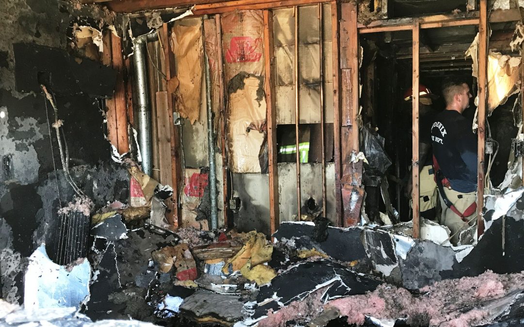 Phoenix house fire displaces 15 people