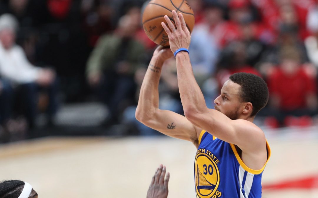 Stephen Curry, Warriors steamroll Blazers to complete series sweep