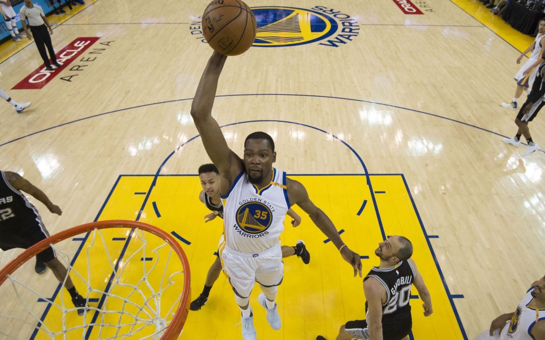 Golden State gets bounces, breaks in Game 1 win