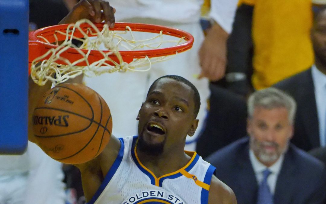 Kevin Durant, Stephen Curry power Warriors to Game 1 rout