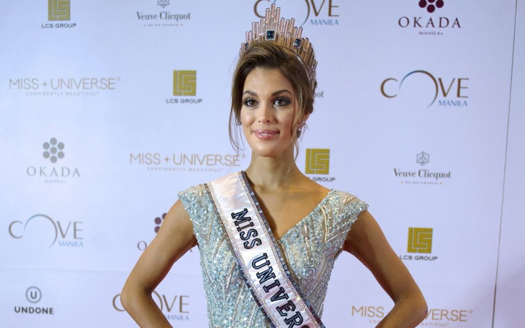Miss Universe visits youth affected by burned-down LGBT center