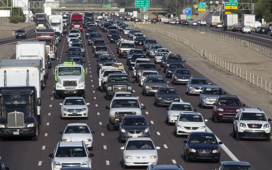 Crash closes SB I-17 near Rock Springs