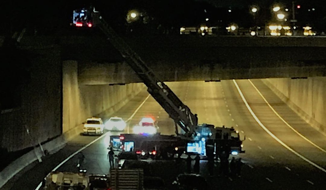 Person on overpass forces closure on Interstate 10 in Phoenix
