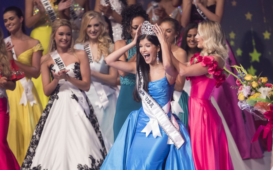 Sophia Dominguez-Heithoff wins Miss Teen USA in Phoenix