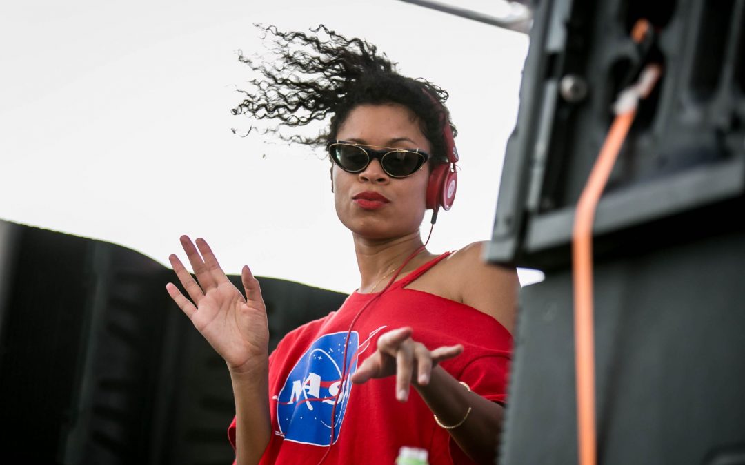 AlunaGeorge at Release Pool Party