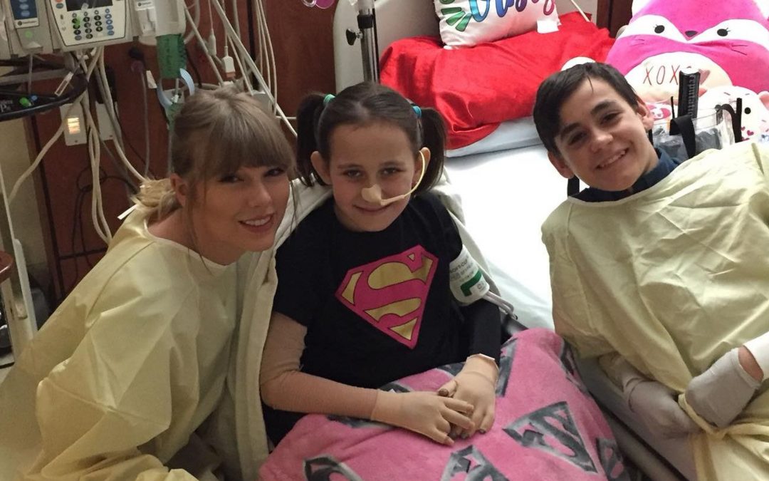 8-year-old girl badly burned in accident meets Taylor Swift