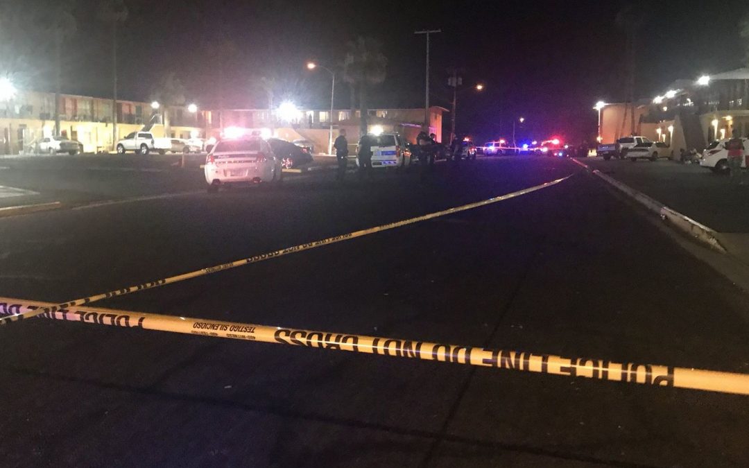 4 hurt in Phoenix shooting; shooter at large