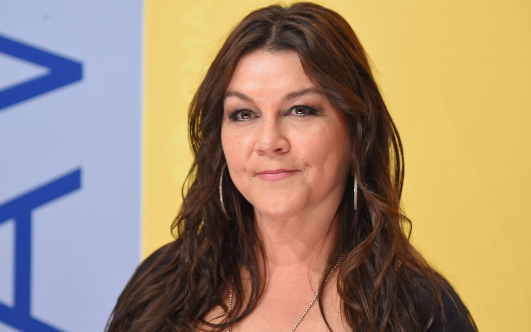 Alice Cooper’s Christmas Pudding with Johnny Depp adds Gretchen Wilson