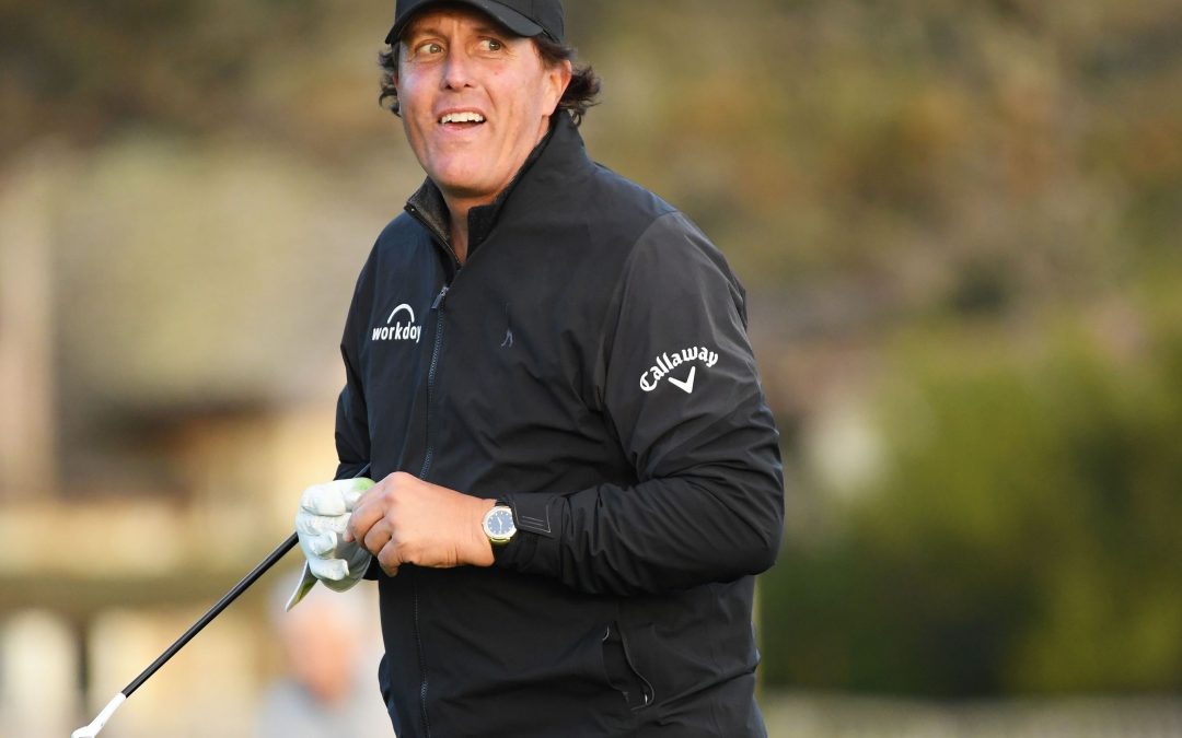 Phil Mickelson holds on for fifth win