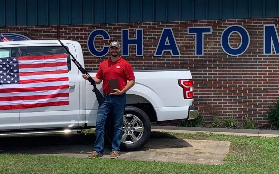 Alabama car dealership includes Bible, shotgun, US flag with purchase