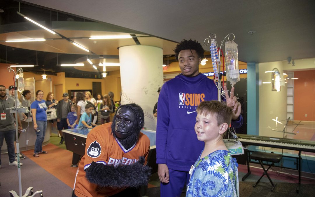Phoenix Suns rookie Jalen Lecque visits Phoenix Children’s Hospital