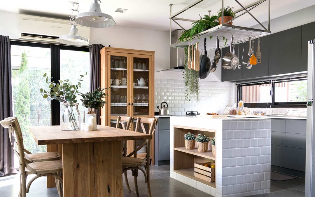 7 Ideas to Make Your Small Kitchen Feel Cozy