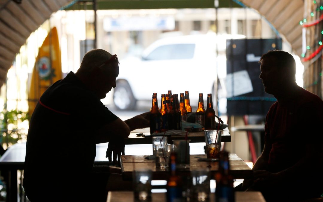 People visit Scottsdale, Tempe bars before closure