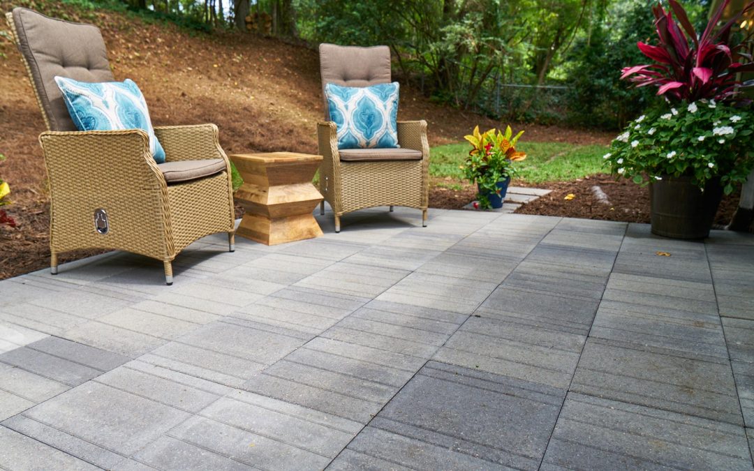 Create a Comfortable, Luxurious Patio with Linear Pavers