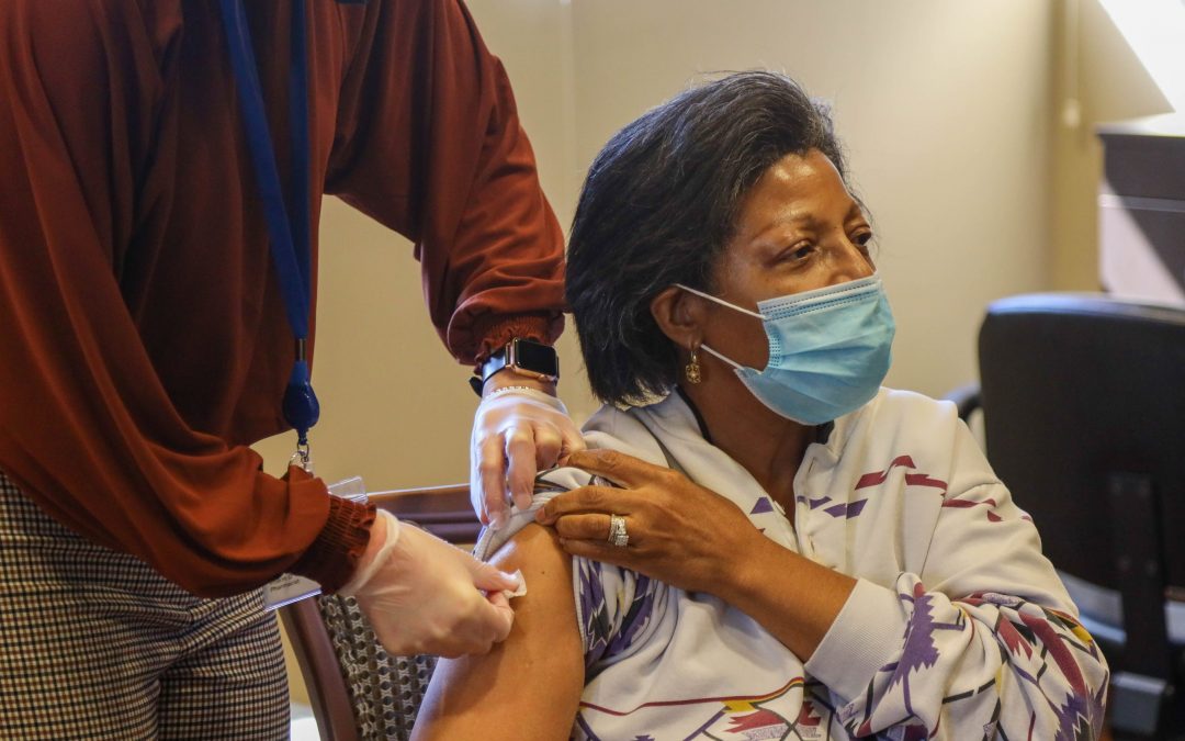 Seniors receive COVID-19 vaccine at mobile clinic