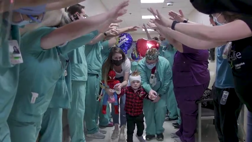 After four months at burn unit at Valleywise Health Medical Center, 3-year-old heads home