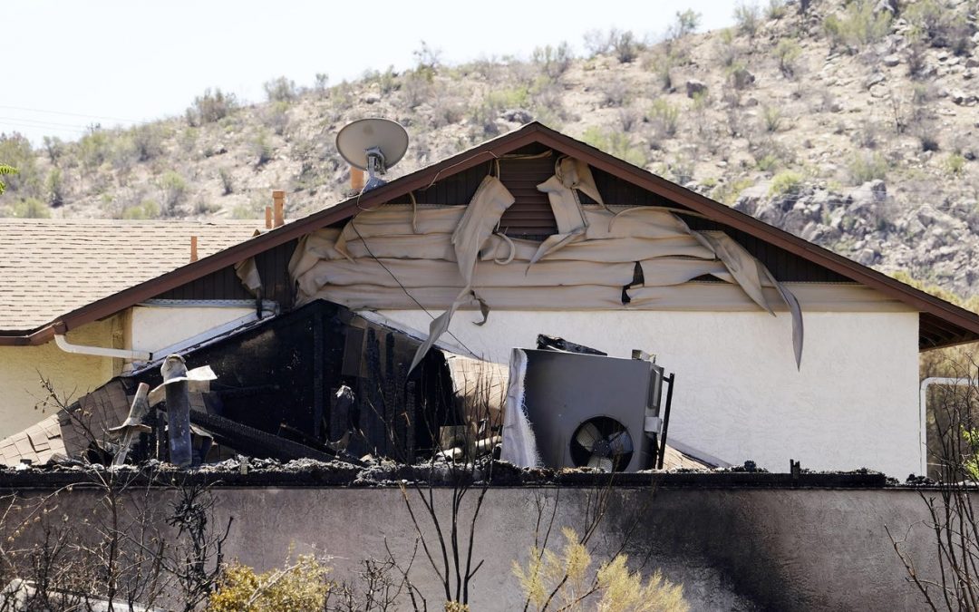 Bagdad residents return after Spur Fire destroys more than 20 structures