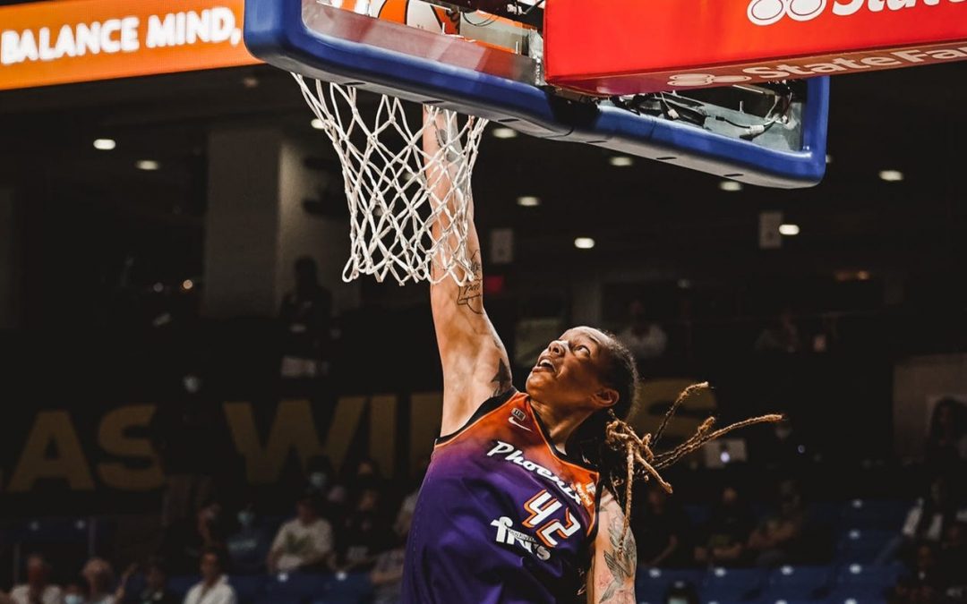 Brittney Griner with 13th dunk, 27 points in Mercury win over Dallas